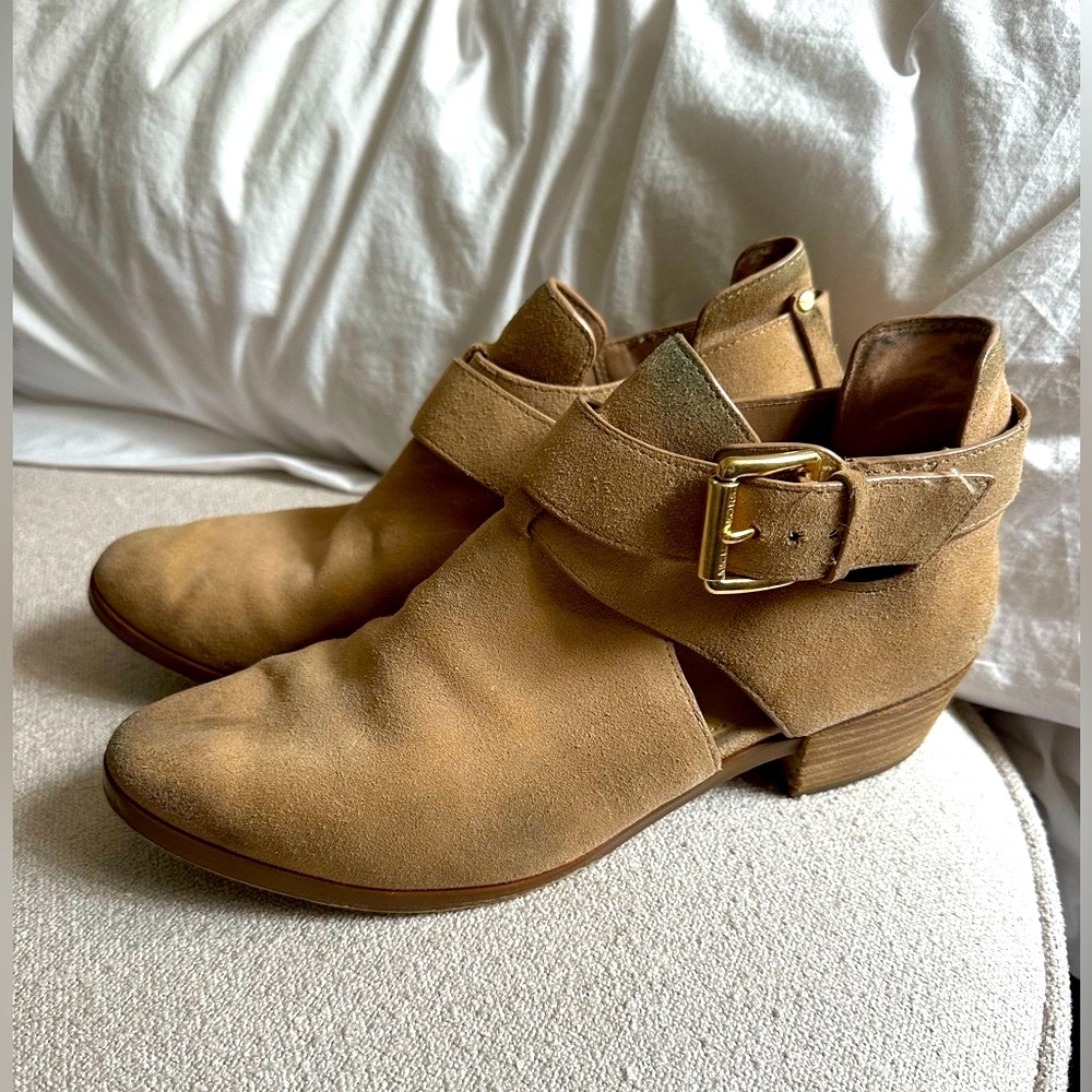 Michael Kors Booties - Beige